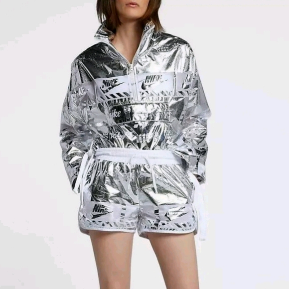 Nike Tempo Shorts Ltd Edition Silver and White